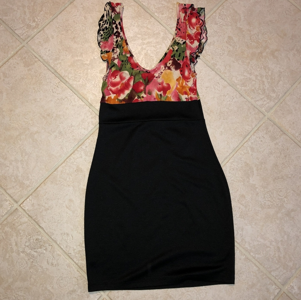 Dress - Picture 4 of 4